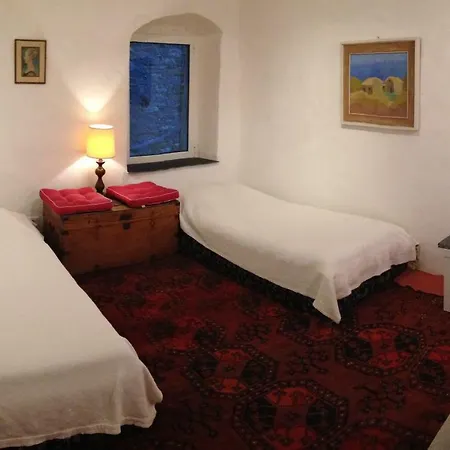 Old Oilmill Near شقة